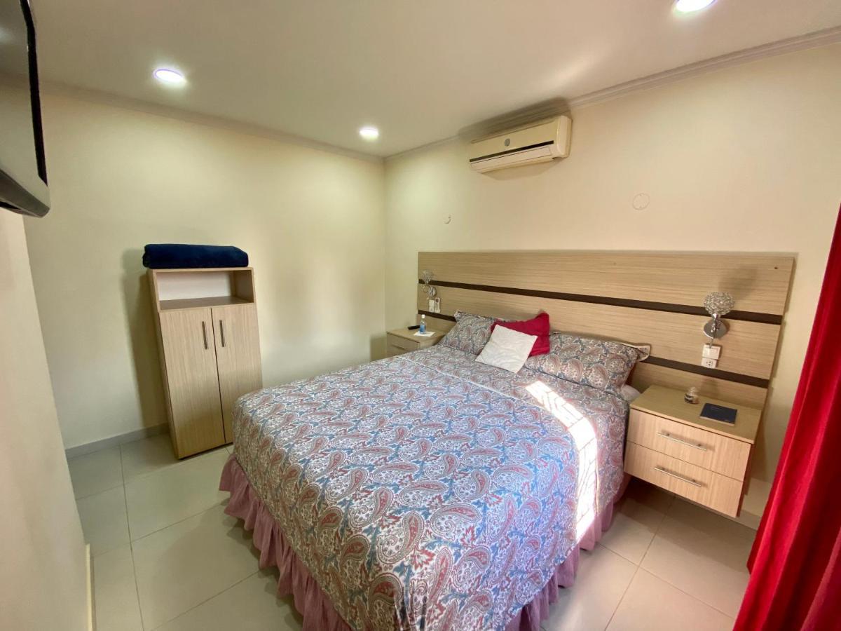 Moderna Y Unica Casa Independiente Con Jardin Y Estacionamiento Ciudad del Este Ngoại thất bức ảnh